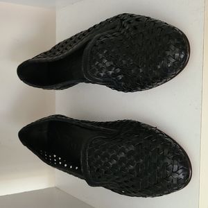 Sesto Meucci Nefen woven black flat size 9M.
